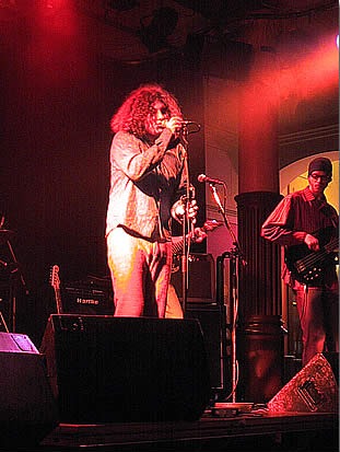 Kelkka performing live
